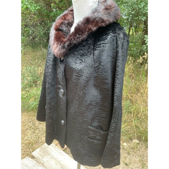 Vintage Black Crushed Velvet Coat With Fur Collar - Picture 16 of 16